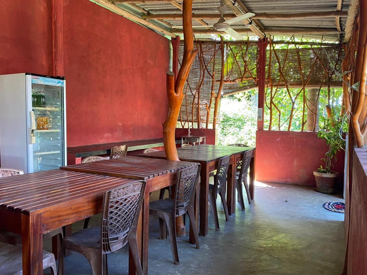 Wild Bee Safari Lodge Udawalawe Exterior photo